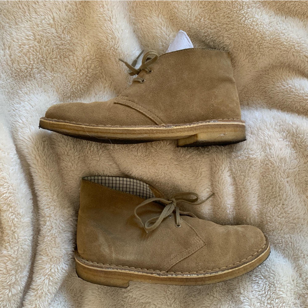 Clarks Women's Light Tan Suede Desert Boots - Picture 6 of 10